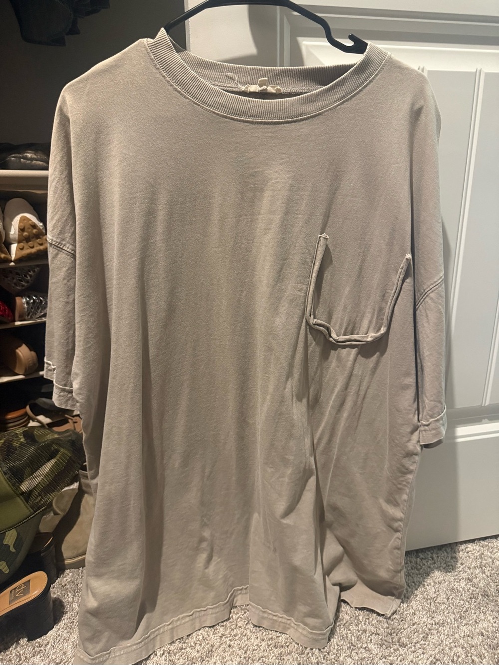 EASEL - Light Taupe Oversized Pocket Tee